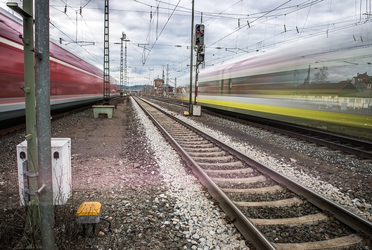 Bundespolizeidirektion München: Defekter Händetrockner zwingt Zug zum außerplanmäßigen Halt / 220 Zugreisende mussten auf Schienenersatzverkehr umsteigen