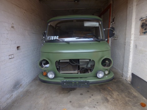 POL-HRO: Fahrzeugteile von DDR-Bus „Barkas B1000“ aus Garage gestohlen