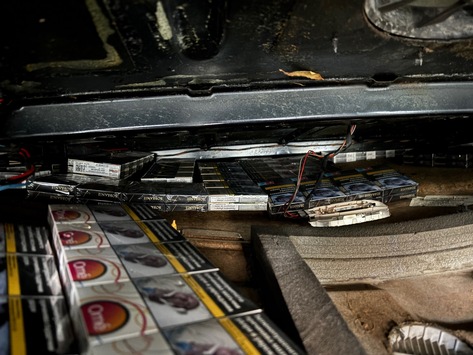 HZA-R: Zoll aus Furth im Wald stellt über 13.000 unversteuerte Zigaretten bei Kontrolle auf der A3 sicher