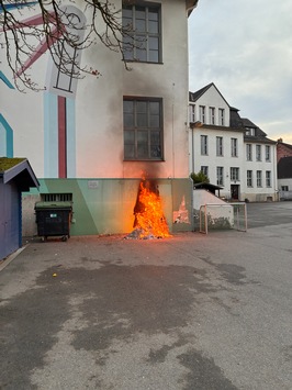 FW-MH: FW-MH: Kleinbrand an Schule