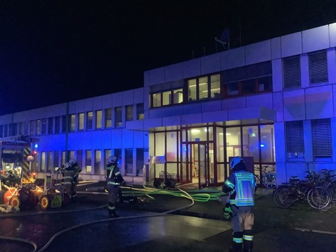 FW Mettmann: Kellerbrand in einer Asylunterkunft