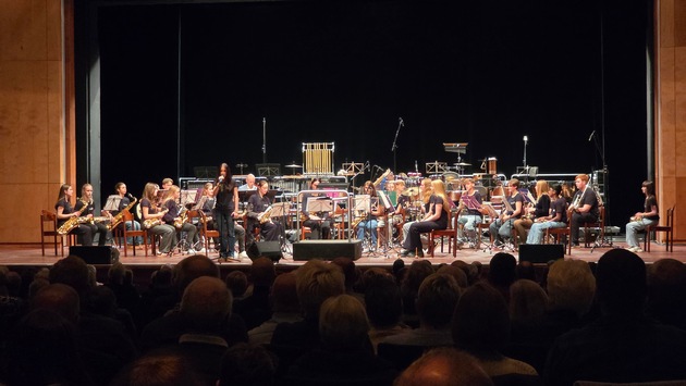 POL-EL: Emsland/Papenburg – Ein unvergesslicher Benefizabend: Polizeiorchester Niedersachsen begeistert in Papenburg