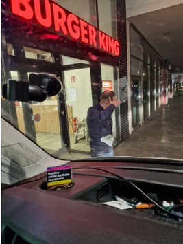 POL-SBR-STADT: Versuchte Nötigung mittels Messer und Sachbeschädigung an Transporter in der Saarbrücker Innenstadt – Öffentlichkeitsfahndung nach unbekanntem Haupttäter