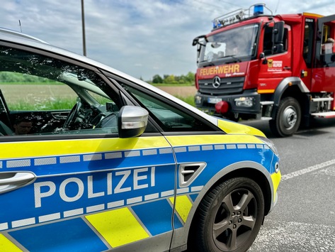 FW Alpen: Rauchender Pkw am Montagnachmittag in Veen