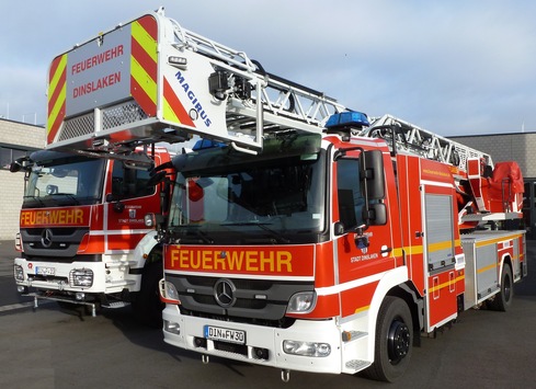 FW Dinslaken: Zeitgleich zwei Einsätze für die Feuerwehr Dinslaken