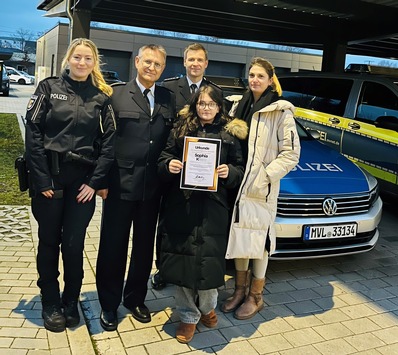 POL-NB: Zivilcourage in Stralsund: Zwölfjährige hilft dreijährigem Jungen