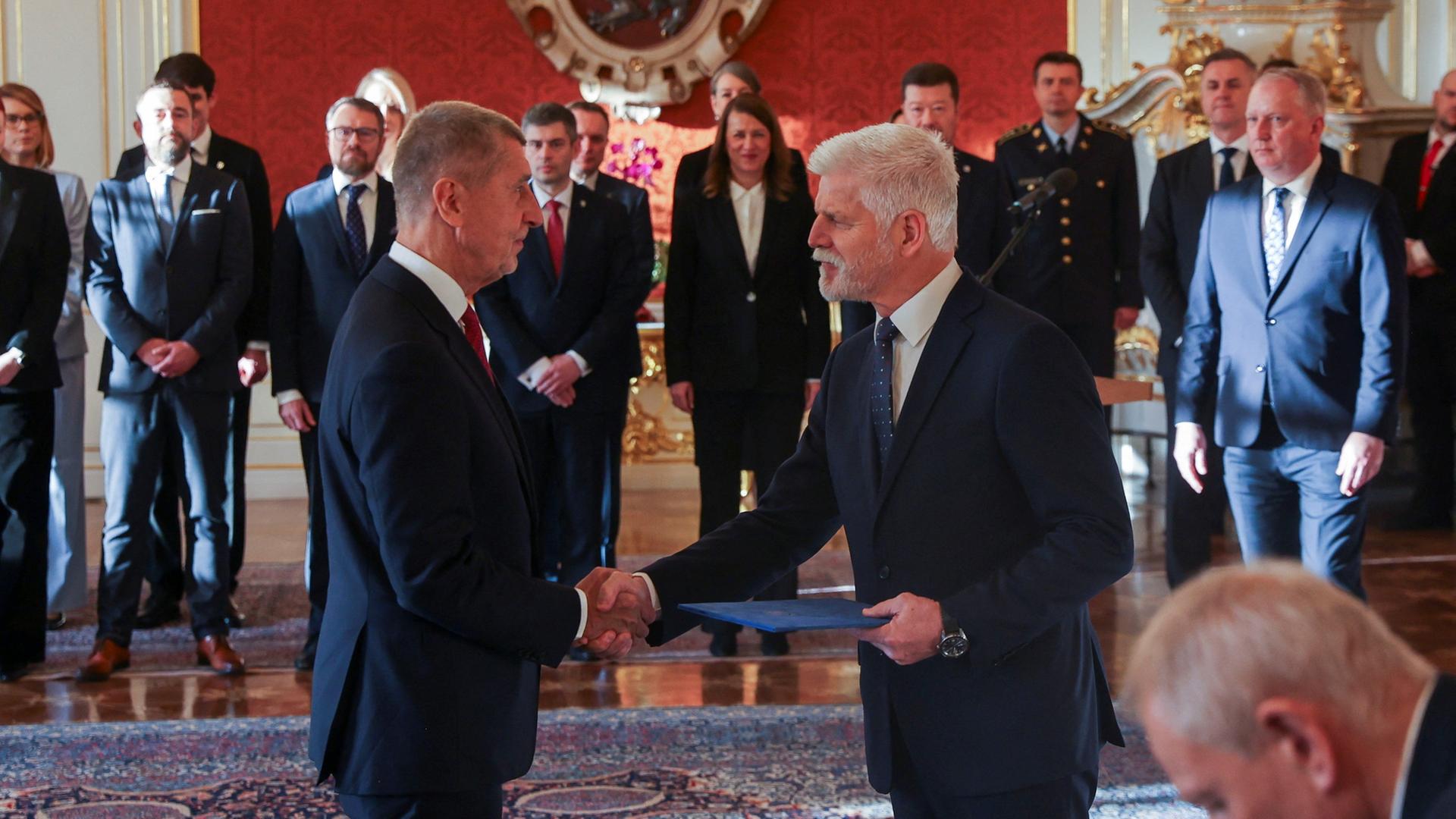 Rechtspopulist Babis ist wieder Regierungschef in Tschechien