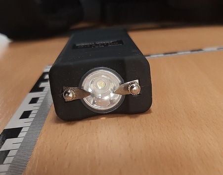 BPOL-HB: Mit getarntem Elektroschocker ins Flugzeug? – Unwissenheit schützt nicht vor Strafe!