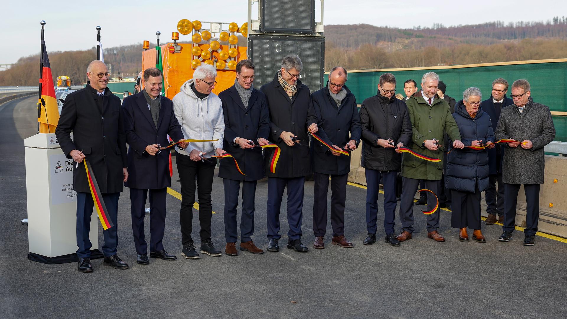 Nach jahrelanger Sperrung: Rahmedetalbrücke auf A45 wieder offen