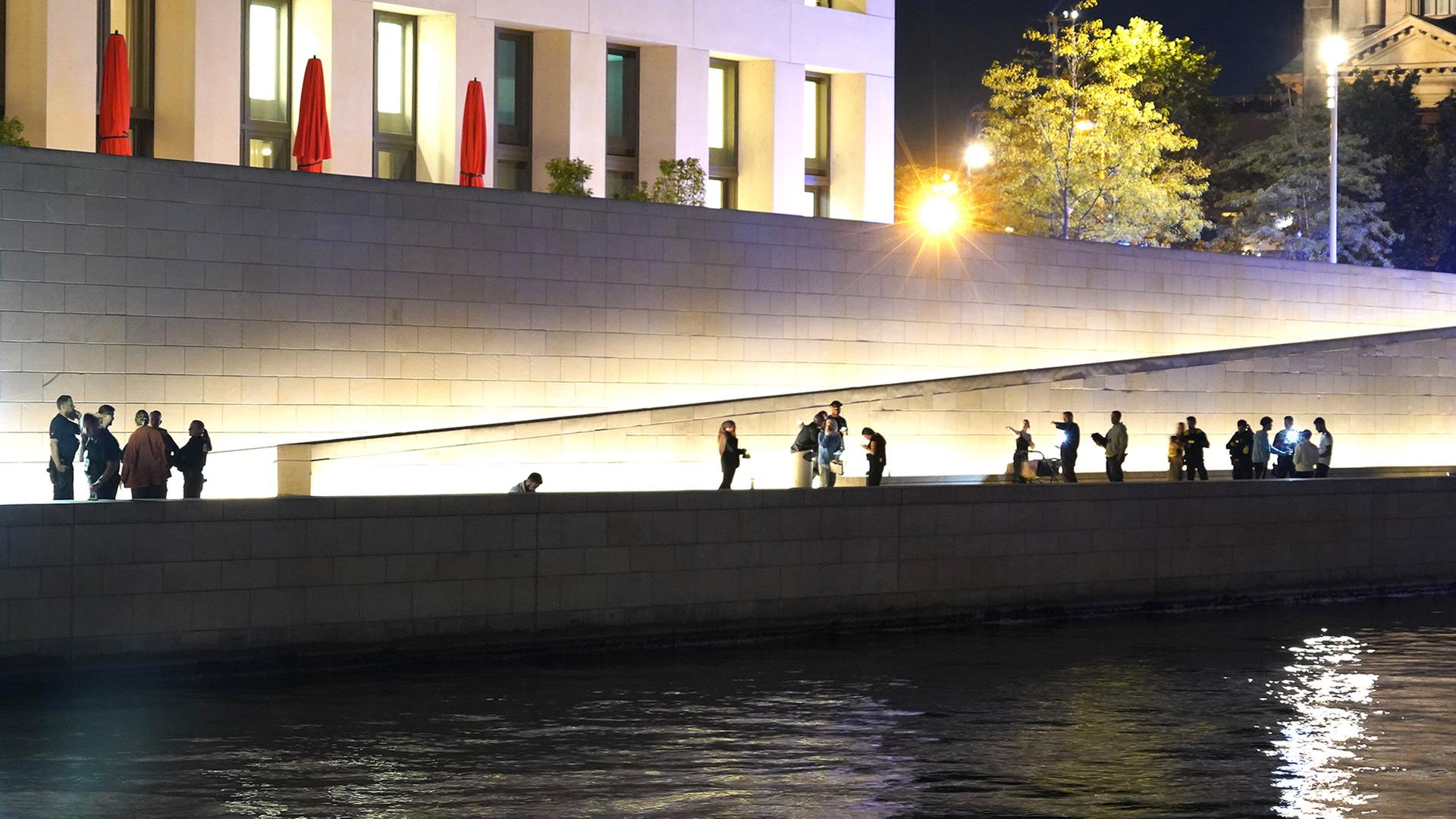 Berlin: Acht Verdächtige nach tödlicher Messerstecherei gefasst