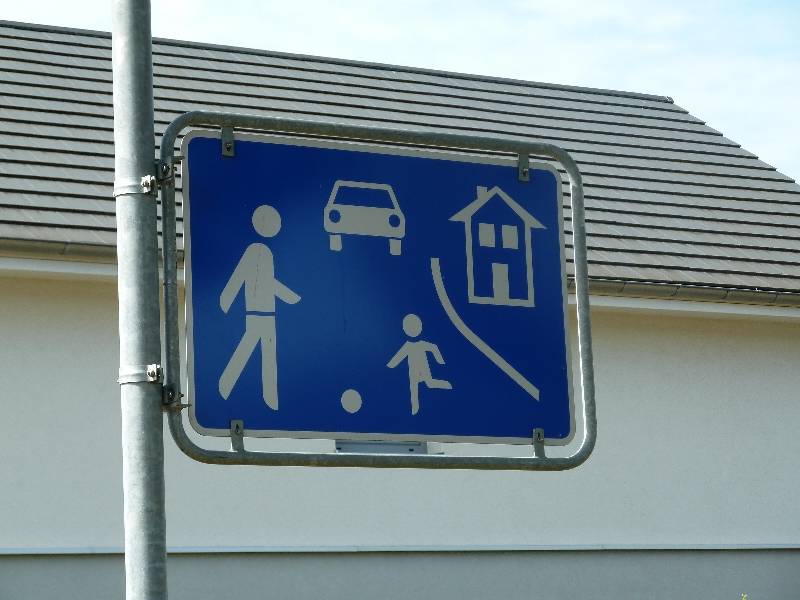 Neue Beschilderung in Düsseldorf: Immigrather Straße in Wersten wird verkehrsberuhigt