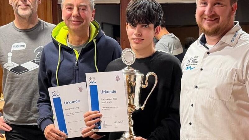 Weihnachts-Blitzturnier in Baumberg: Yusuf Amini ist Monheimer Stadtmeister 2025 im Schach