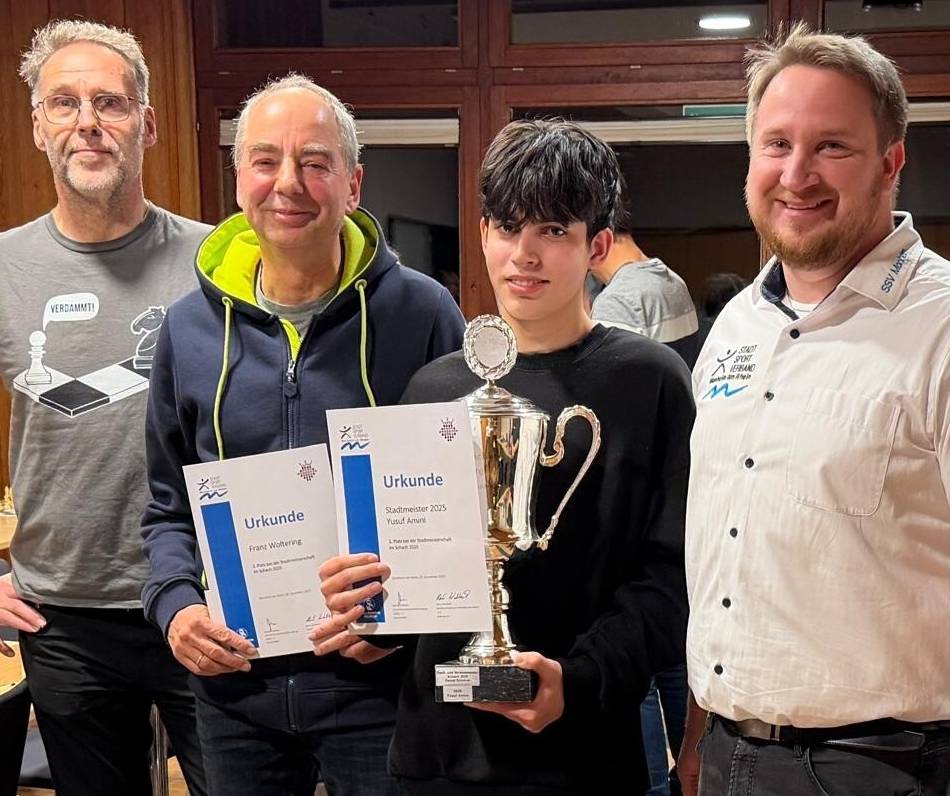 Weihnachts-Blitzturnier in Baumberg: Yusuf Amini ist Monheimer Stadtmeister 2025 im Schach