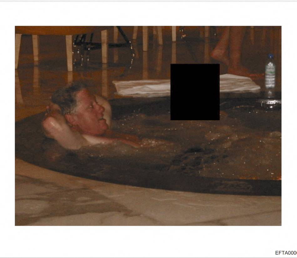 Weitere Epstein-Akten freigegeben: Dutzende Fotos von Ex-Präsident Bill Clinton veröffentlicht