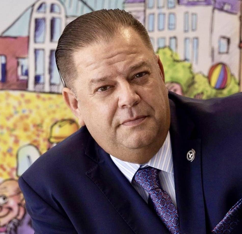 Neue Wendung in spektakulärem Fall: Ex-Volksbank-Chef klagt gegen seine frühere Bank