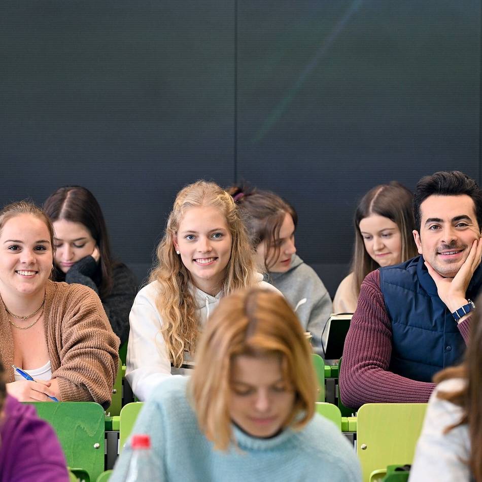 Anfang 2026: Hochschule Düsseldorf (HSD) lädt Schüler zur Campus-Erkundung ein