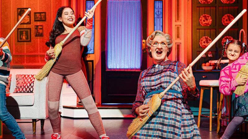 Alina Simon begeistert in „Mrs. Doubtfire“: Die perfekte große Schwester