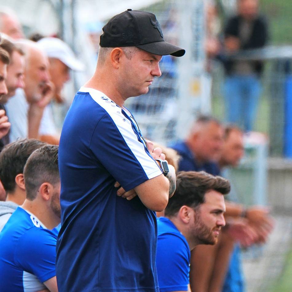 Pfostenpech und späte Gegentore: SV Hösel hat TSV Eller 04 lange am Rand einer Niederlage