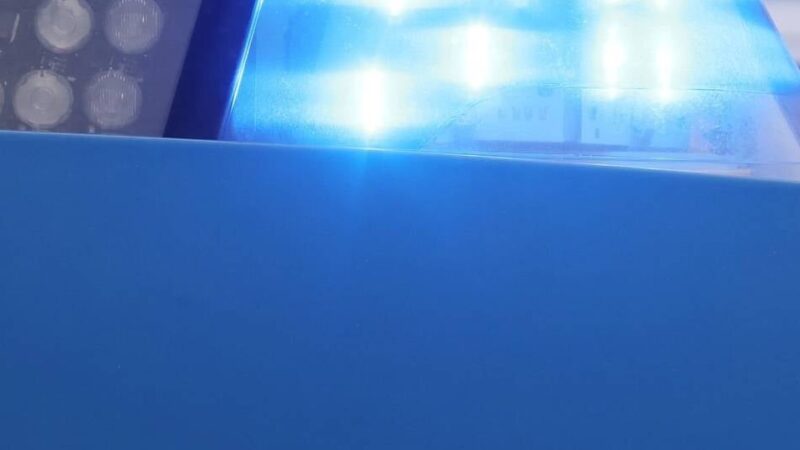 Im Villenviertel von Meerbusch: Porsche beschädigt beim Ausweichen