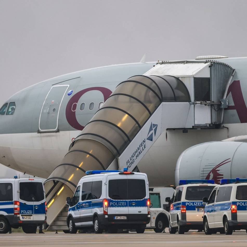 Vereitlung von Abschiebungen: Geheime Abschiebeflug-Termine veröffentlicht – Vorschlag für neuen Straftatbestand