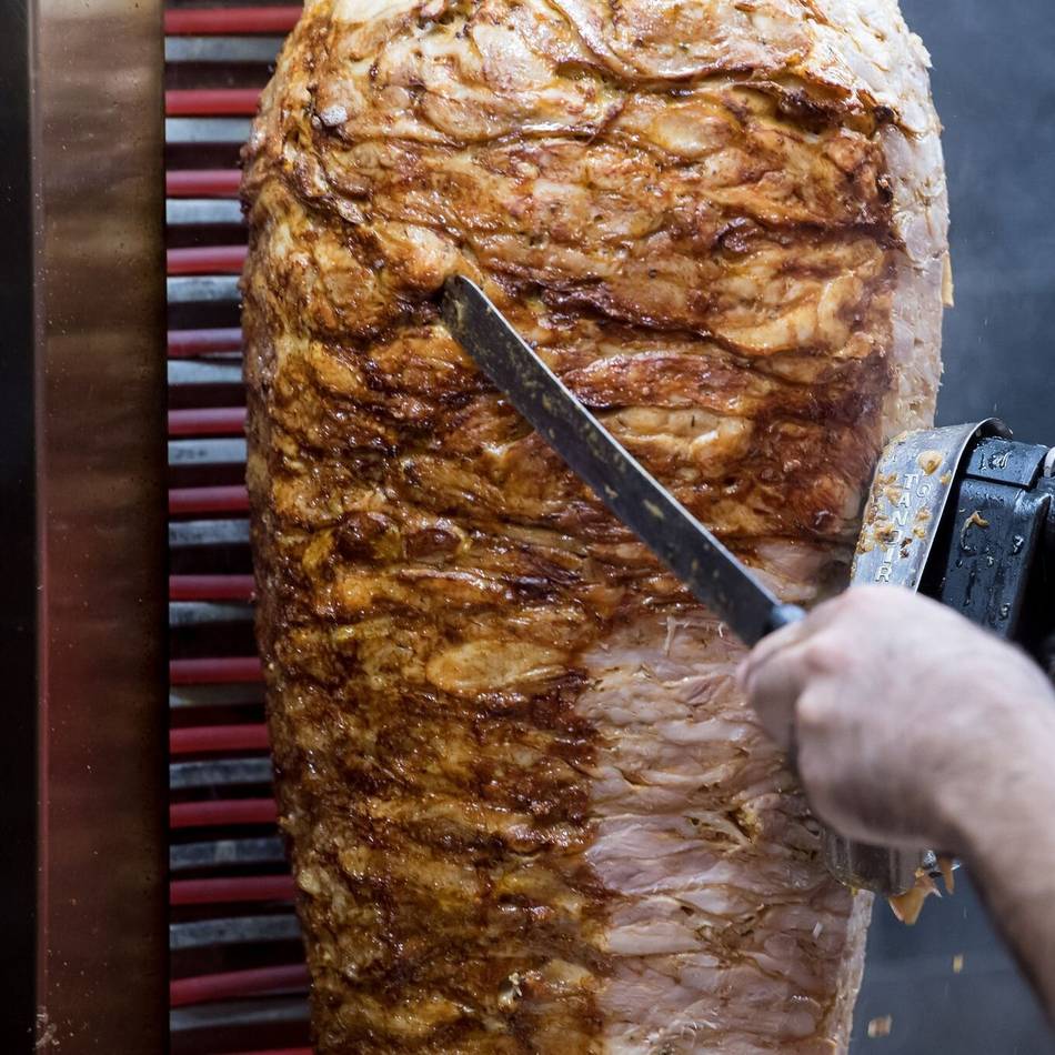 Ungewöhnlicher Halt: Busfahrerin stoppt Fahrt und holt sich einen Döner – Stadtwerke reagieren