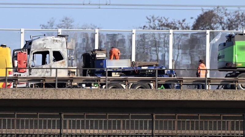 Nach Unfall am Donnerstag: Keine Schäden durch Lkw-Brand – A3 bei Duisburg wird wie geplant freigegeben
