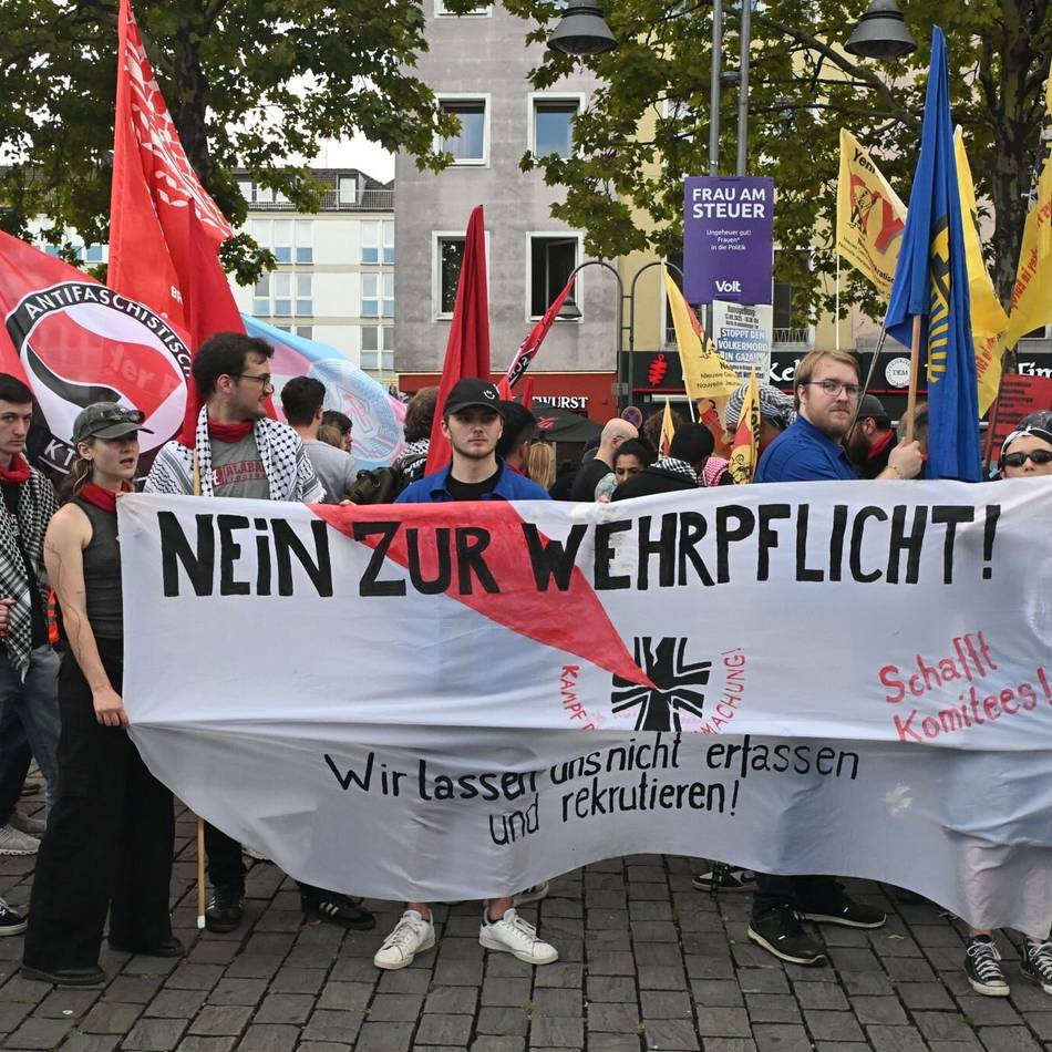 Schülerstreik am Freitag: Rechtfertigen die Wehrdienst-Pläne das Schuleschwänzen?