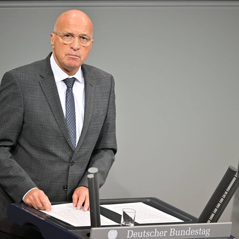 Streit um Wehrpflicht-Position: AfD-Abgeordneter gerät nach Höcke-Kritik unter Druck