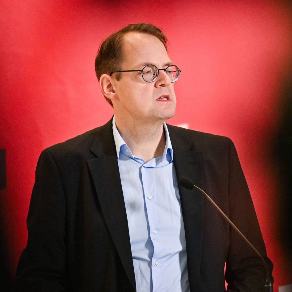 Neuer Anlauf im Bundestag: Arbeitnehmer-Frust – Grüne und Linke wollen Feiertage nachholen