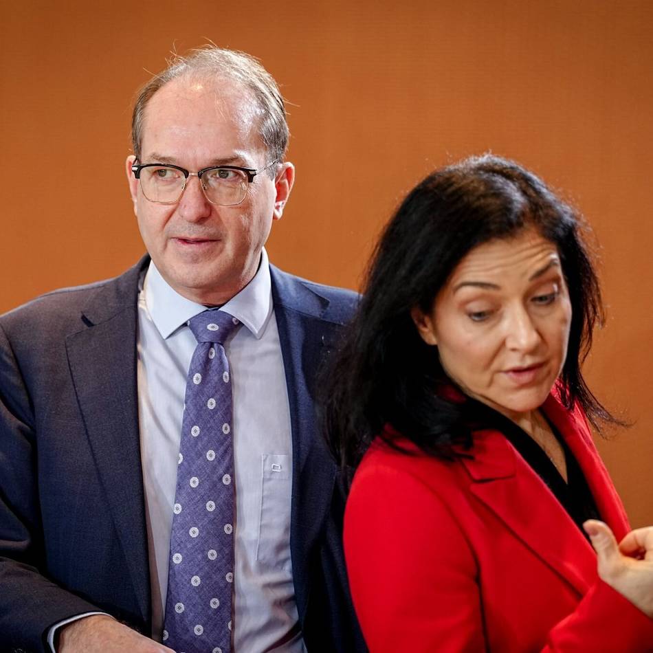 Kabinettsbeschluss verschoben: Bürgergeld-Reform – Wirtschaftsministerin Reiche legt ihr Veto ein