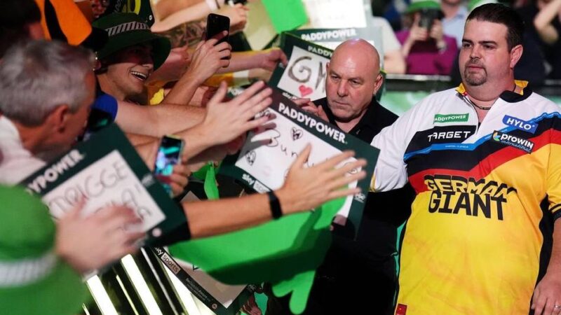 Bei der Darts-WM 2026: Gabriel Clemens – mehr als nur ein Auftaktsieg