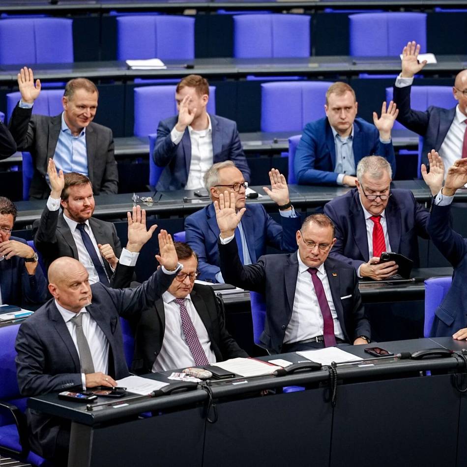 Knigge-Chef mahnt Abgeordnete: „Der Kanzler ist in der formalen Etikette absolut sattelfest“