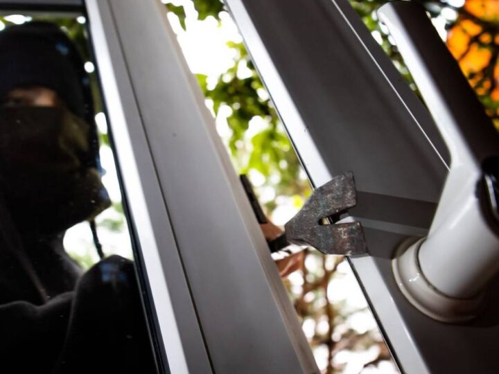 Wohnungseinbruch in Voerde: Einbrecher erbeuten Schmuck – Polizei ermittelt