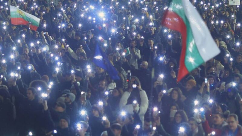 Achte Parlamentswahl seit 2021: Tausende demonstrieren in Bulgarien für faire Neuwahl