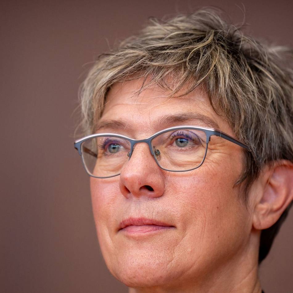 Kramp-Karrenbauer gewählt: Comeback — nun sitzt AKK Merz wieder im Nacken