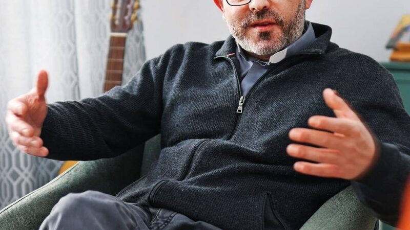 Pfarrer Matthäus Hilus über Güte und das Ankommen: „Die Andersheit des Anderen lieben“