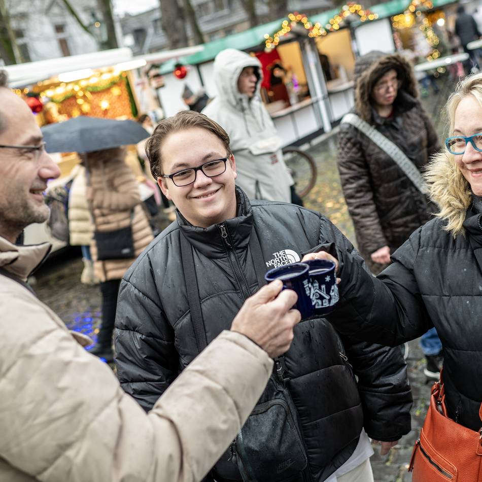 Buden öffnen kommendes Wochenende erneut: „Weihnachten als menschliche Botschaft“ – Soziale Akzente auf dem Gerresheimer Weihnachtsmarkt