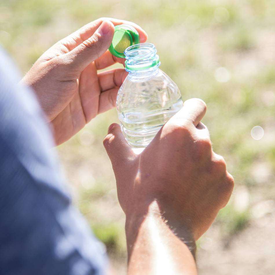 „Die EU-Pflicht nervt“: CSU fordert Abschaffung der befestigten Flaschendeckel