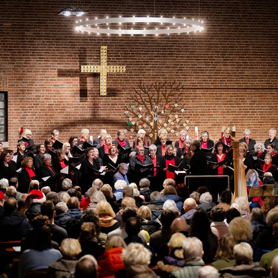 Konzert in der Kirche St. Martin: Langenfelder Frauenchor sorgt für einen Hauch von Weihnacht