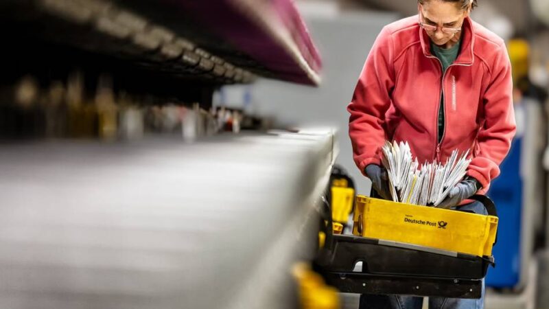 In Langenfeld: Wie das Briefzentrum den Weihnachtsansturm bewältigt