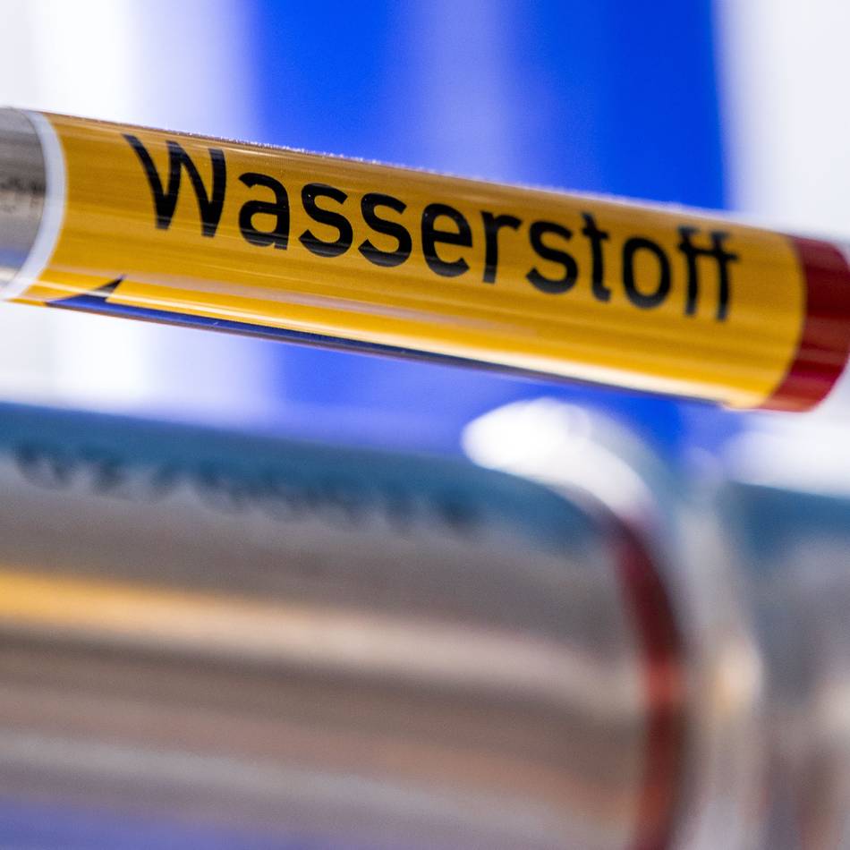 Transformation in der Stahlindustrie: Wasserstoffleitung von Dorsten nach Duisburg genehmigt