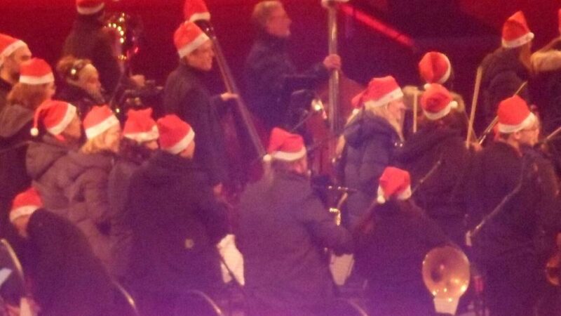 Weihnachtssingen in der schauinslandreisen-arena: Duisburgs größter Chor im Stadion