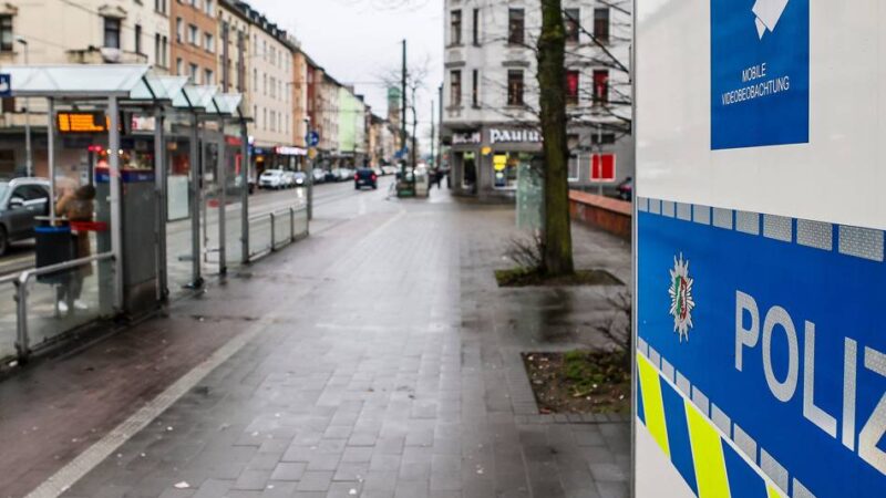 Randale in Duisburg-Hochfeld: Raketen fliegen schon zwei Tage vor Silvester auf Straßenbahnen – Strecke umgeleitet