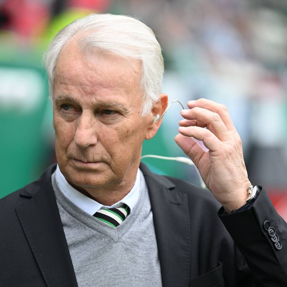 „Ich muss mich wundern“: Gladbach-Boss Bonhof will den VAR verändern und lobt Polanski