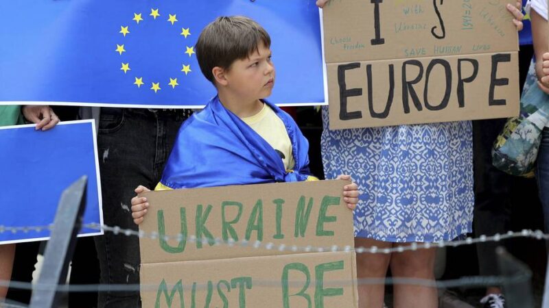 Entscheidung in Brüssel: EU friert russisches Vermögen dauerhaft ein