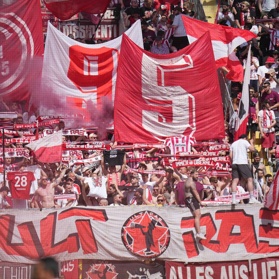 Die meistgelesenen Fortuna-Artikel, Platz zehn: Als Fortunas Fans in Kaiserslautern ein großes Verkehrschaos drohte