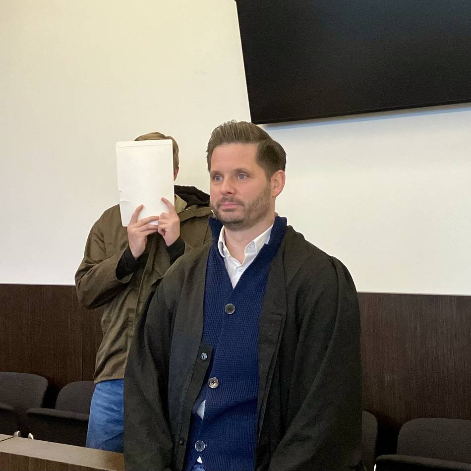 Prozess um Unfall auf A59: „Dann haben Sie tatsächlich den Entschluss gefasst, beide in den Tod zu reißen“