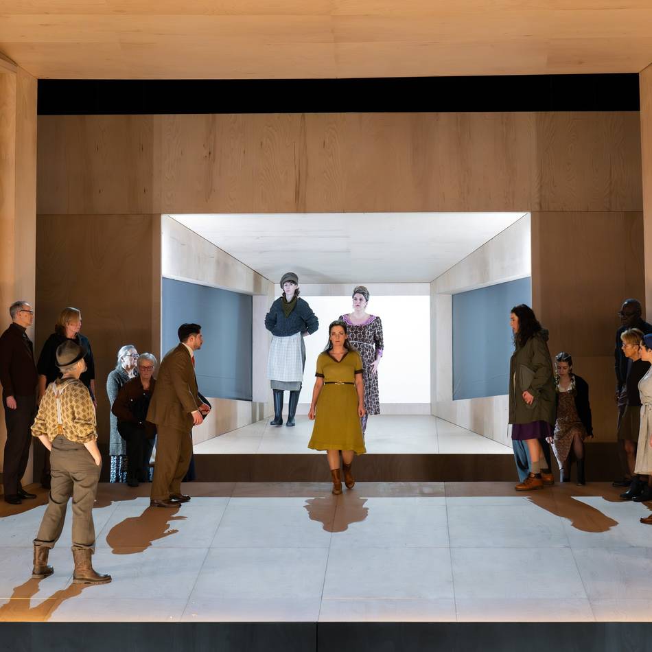 Opernscouts über „Katja Kabanova“: „Gewaltig wie die Wolga“