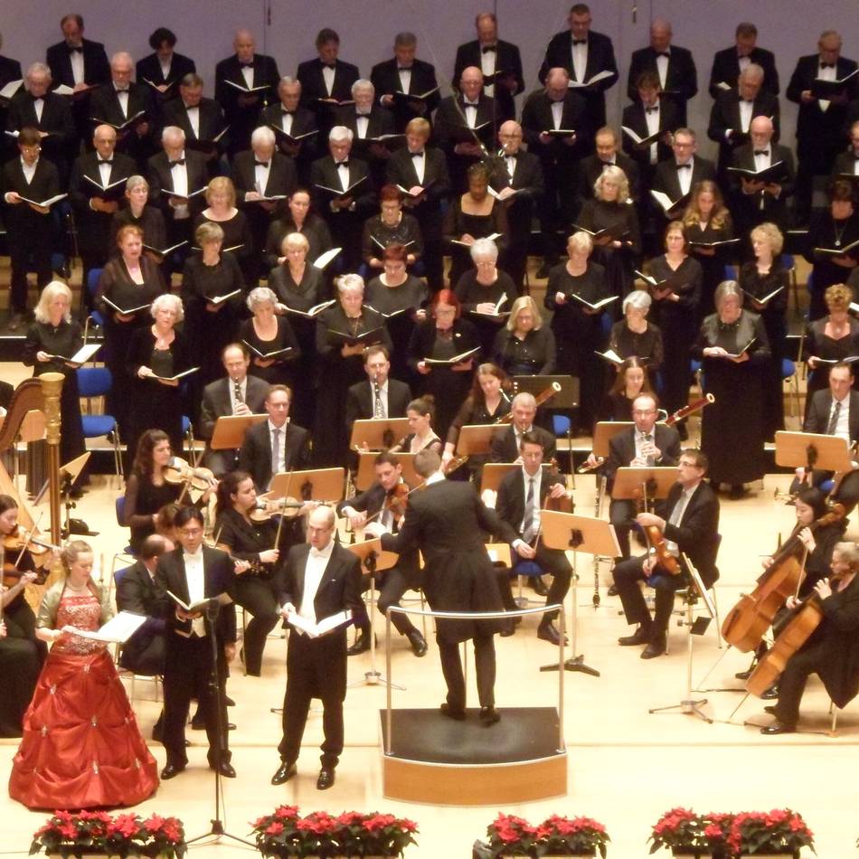 Ende einer Ära: Ein großer Chor tritt von der Bühne ab