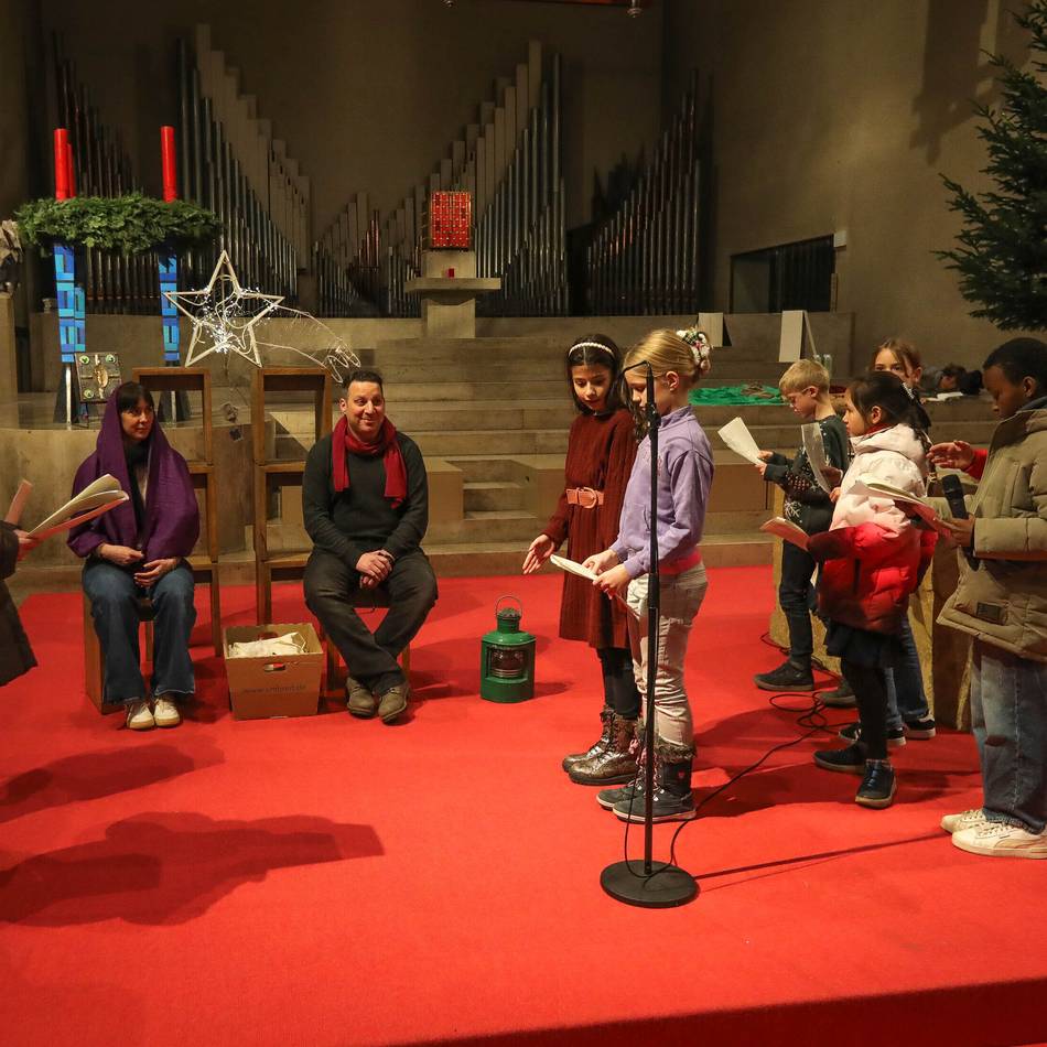 Krippenspiel in St. Paulus Düsseldorf: Das Christkind kommt pünktlich zur Probe